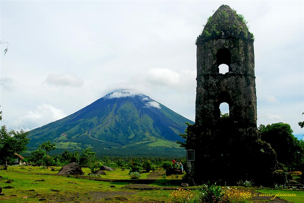 Mayon Volcano Tour (Albay)