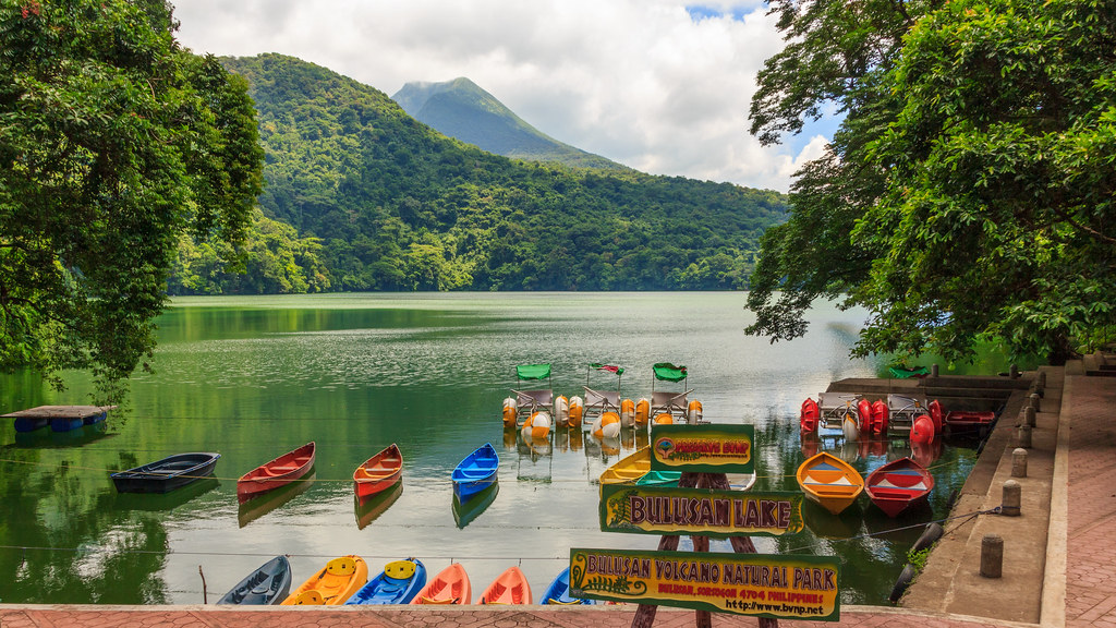 Bulusan Lake & Eco Park Tour (Sorsogon)